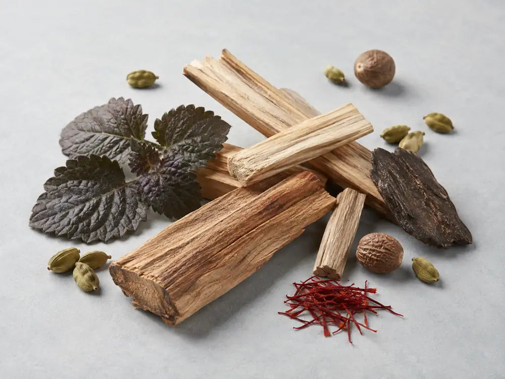 Cedarwood, sandalwood, patchouli, cardamom, nutmeg, saffron and oud representing the Spicy & Woody fragrance family